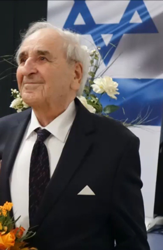 Dieses Bild hat ein leeres Alt-Attribut. Der Dateiname ist David-Murlakow.png